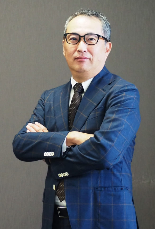 代表取締役社長 綾 崇平